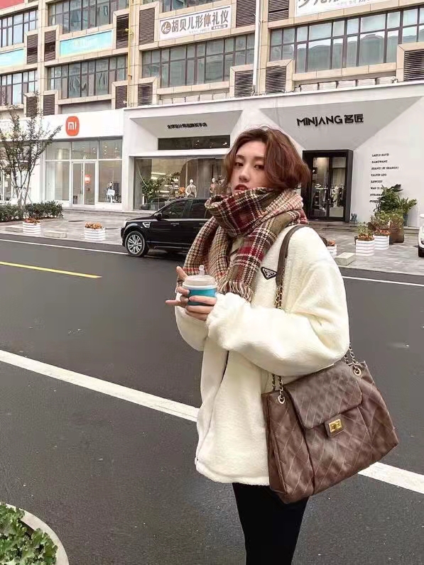 세일~ 프라다 털자켓 1117