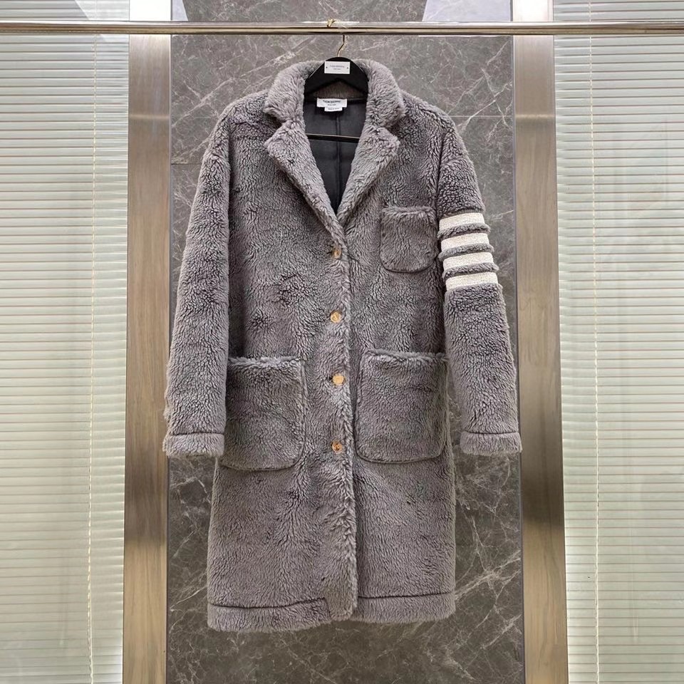 세일~ 톰브라운 털코트 1118