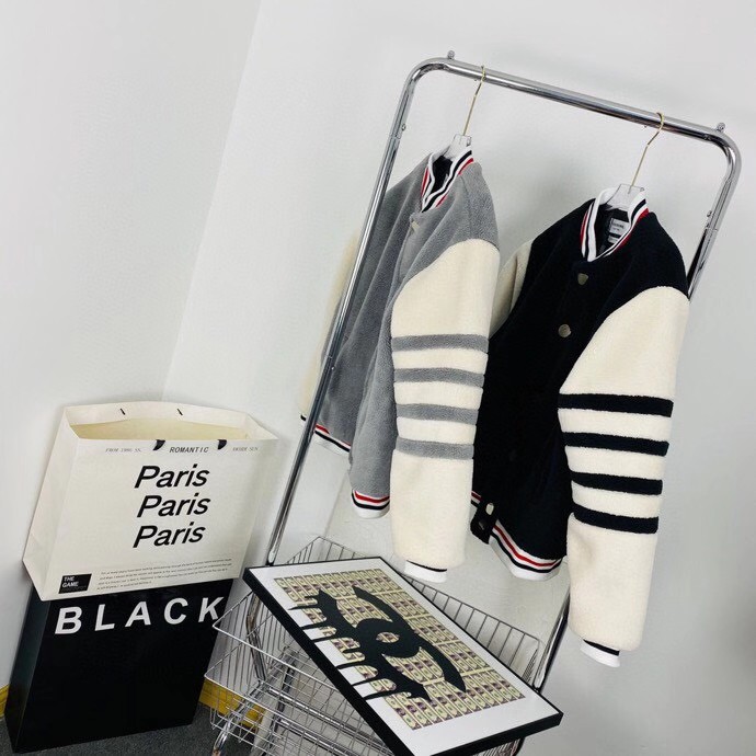 세일~ 톰브라운 털 야구점퍼 2종 1207