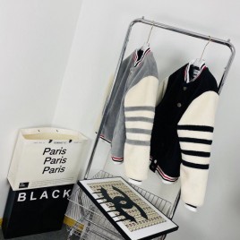 세일~ 톰브라운 털 야구점퍼 2종 1207