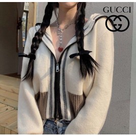 구찌 후드 라인 집업 니트