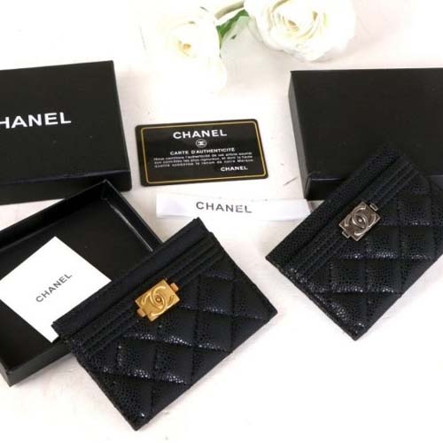 샤넬 보이 캐비어 카프스킨 카드홀더