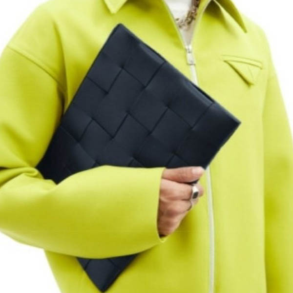 보테가베네타 22SS 인트레치아토 라지 클러치