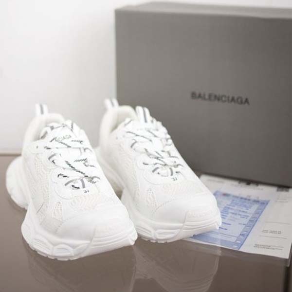 발렌시아가 트리플S 화이트 스니커즈