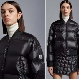 몽클레어 크롭패딩 Merlat Down Bomber