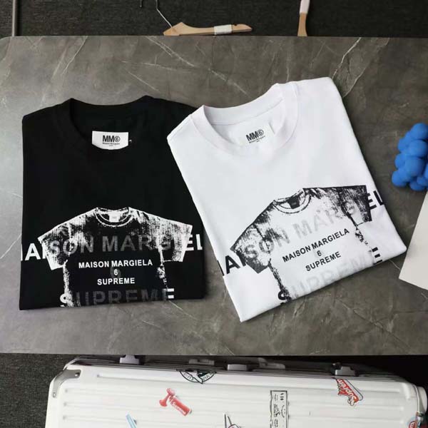 슈프림 x 마르지엘라 mm6 로고 라운드 반팔 티셔츠 2종 0313