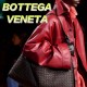 25년 보테가베네타 여행자 대형 806976V4TD12145