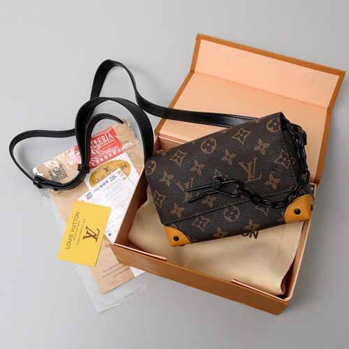 루이비통 스티머 웨어러블 월릿