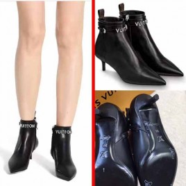 25FW 루이비통 콜 백 앵클 레더 블랙 부츠 1212