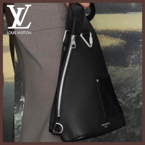 루이비통 델타 레더 슬링백