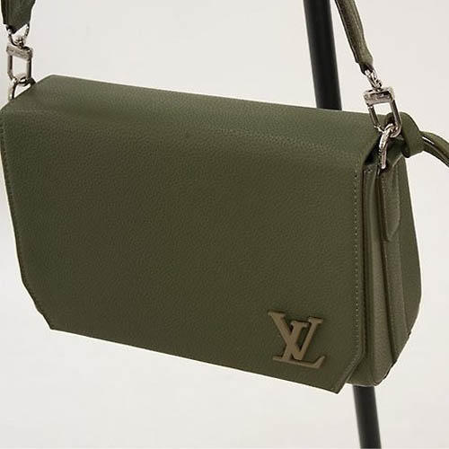 26ss 루이비통 패스트라인 LV 카우하이드 웨어러블 월렛 크로스백