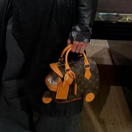 26ss 루이비통 릭샤 웨어러블 월릿 백 0417