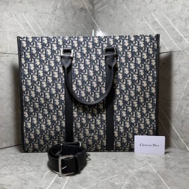 디올 오블리크 East-West 레더 토트백