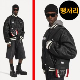 발렌시아가 x NBA 익스플로러 크로스백